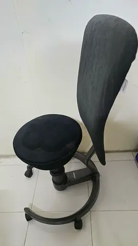 Ergonomic Saddle Stool with Backrest - Black, Good Condition brand : swopper