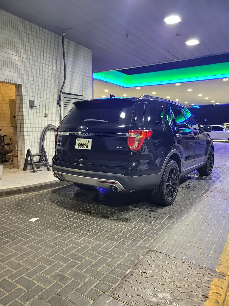 Ford Explorer 2016 — photo 1 of 7
