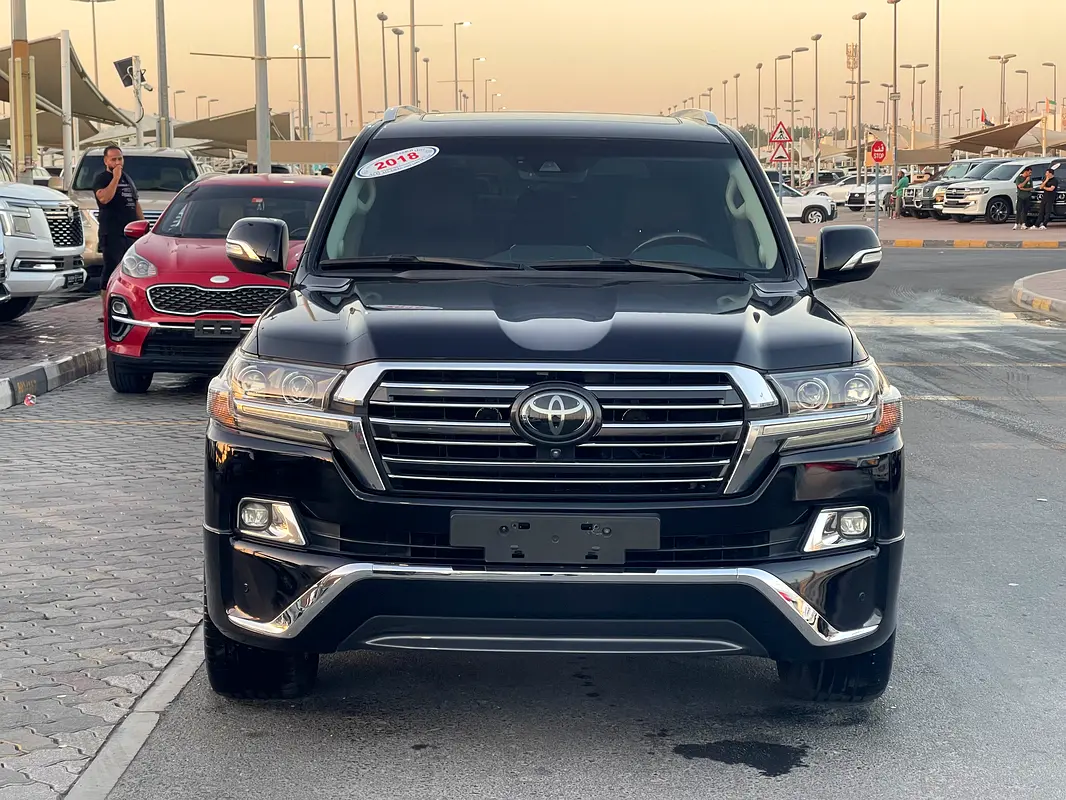 Toyota Land Cruiser 2018 — photo 1 of 20