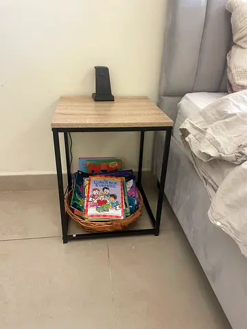 Minimalism bedside table x1