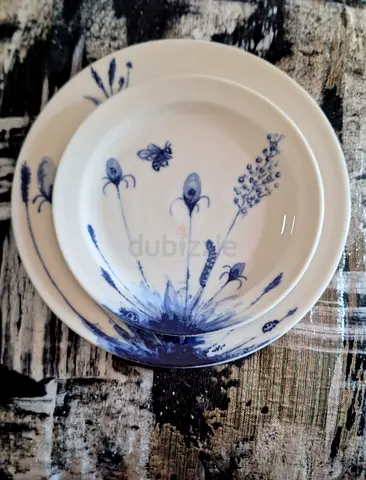 Brand New WILLIAM SONOMA plates 3pcs collectors plate with box .
