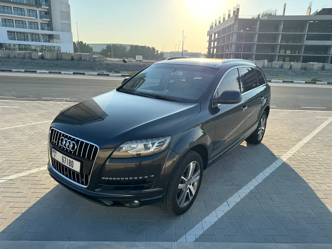 Audi Q7 2014 — photo 1 of 4