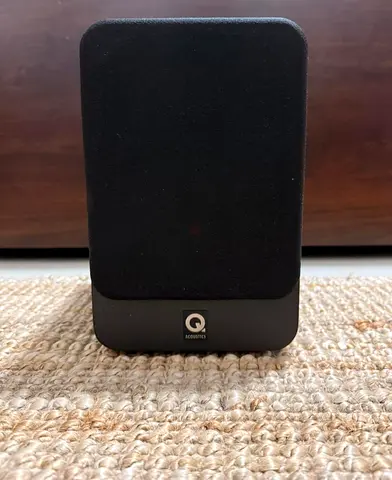 Pair of Q Acoustics bookshelf speakers - good working condition (Wires not included)