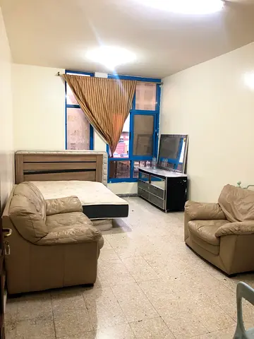 FULLY FURNISHED BIG HALL AVAILABLE FOR MUSLIM INDIAN FAMILY WITH SEPARATE BATHROOM