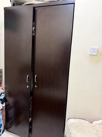 Dark wooden 2-door wardrobe / armoire - good condition