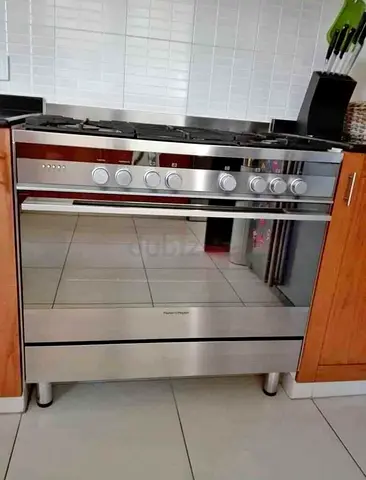 Fisher and paykel 90 cm top Gass oven electric cooker new model new model