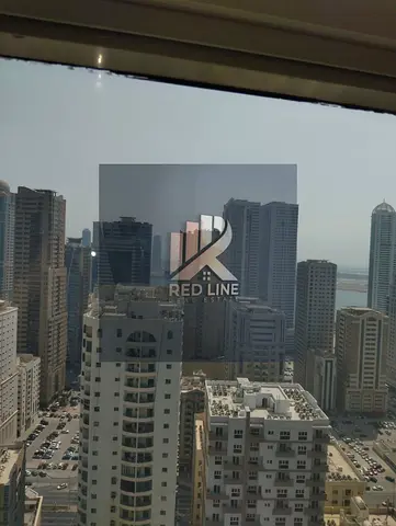 ✨ إطلالة بحرية رائعة ومساحة مثالية للعائلات ✅ 3 غرف نوم (منها غرفة ماستر) ✅ غرفة خادمة بحمام منفصل ✅ غرفة غسيل ✅ ريسبشن واسع