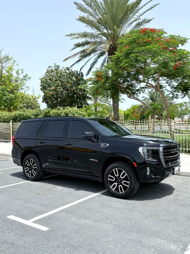 GMC Yukon 2021 — photo 1 of 9