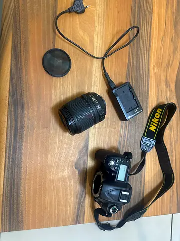 Nikon D90 DSLR Camera with 18-105mm VR Lens
