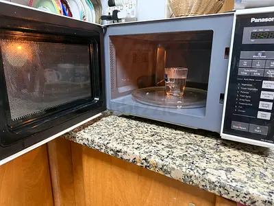 Panasonic Countertop Microwave - Good Working Condition, Perfect oven for heating food