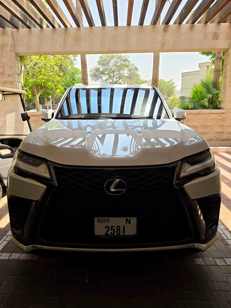 Lexus LX-Series 2023 — photo 1 of 9