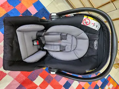 Baby stroller plus car seat plus car seat fastener as good as new.. price negotiable!!!
