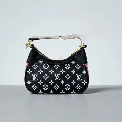 Louis Vuitton Monogram Pochette Handbag