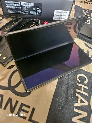 Honor Magic V2