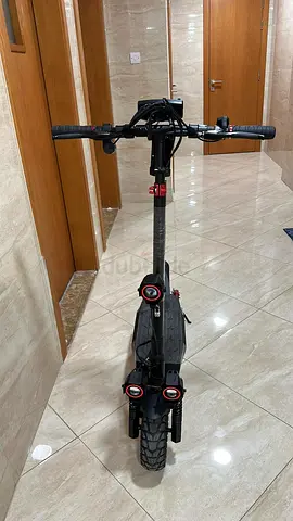 CRONY T4 Electric Scooter with Big LCD Display, 2000W Motor, 40-65KM/H Speed, Well Maintained.