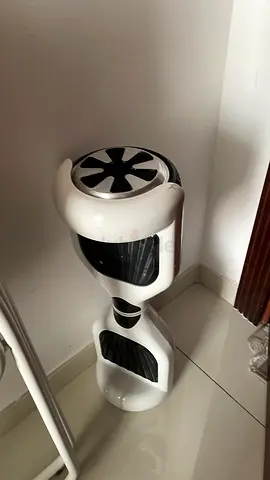 Hoverboard, electronic scooter