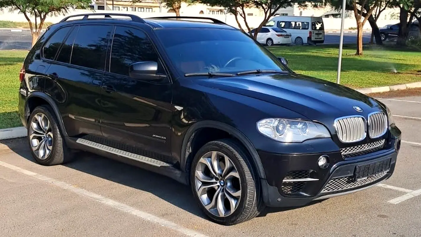BMW X5 2011 — photo 1 of 8