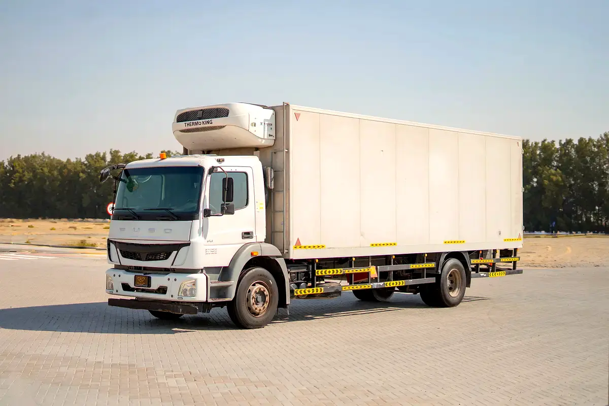 Mitsubishi Canter 2020 — photo 1 of 19