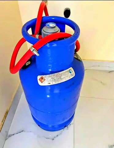 Gas Cylinder With Regulator Pipe