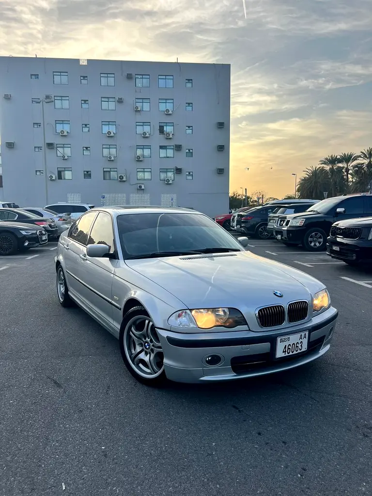 BMW 3-Series 2001 — photo 1 of 7