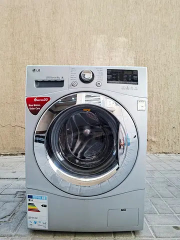 Its 9kg direct drive LG washing machine,  fully working