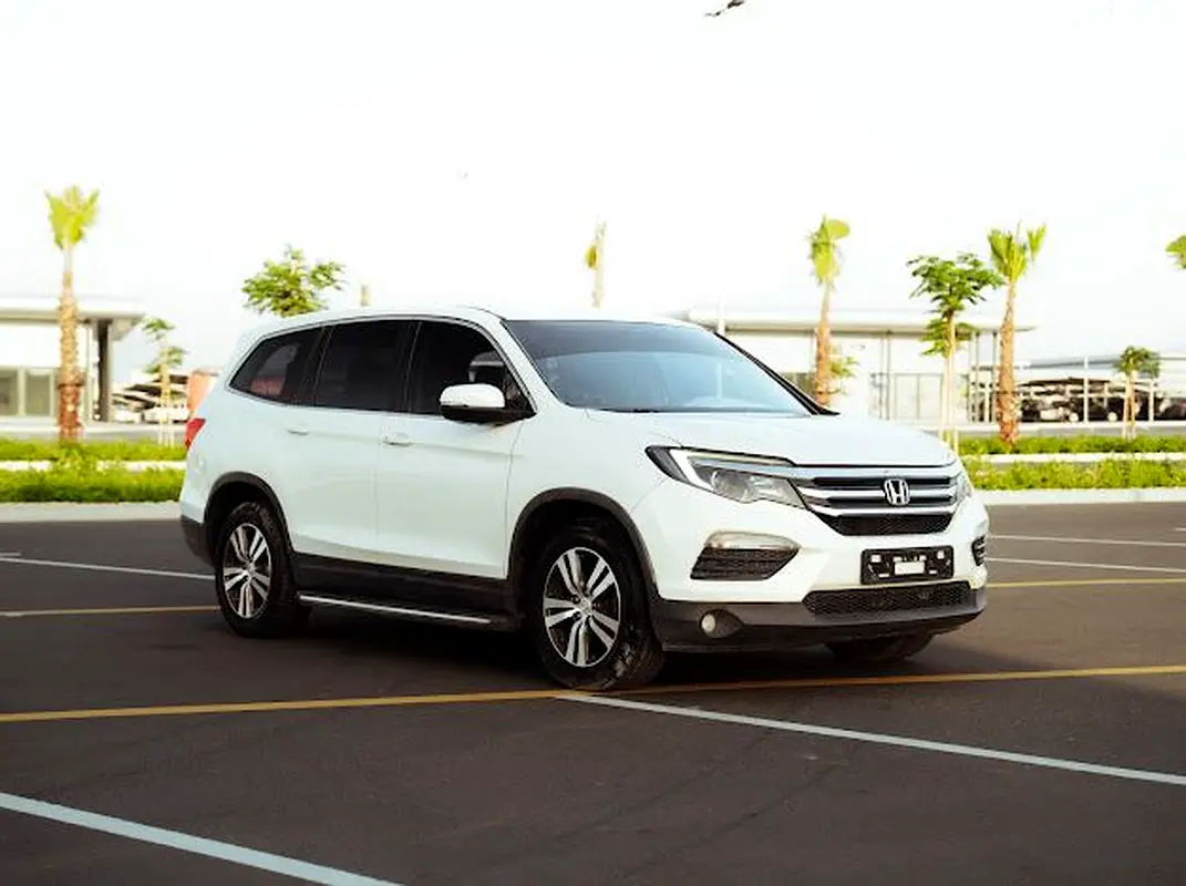 Honda Pilot 2016 — photo 1 of 14