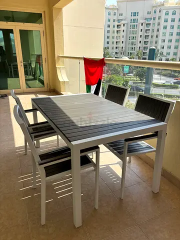 4-seater outdoor dining set