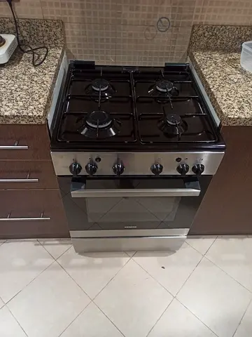 Siemens letest model 4 burner gas cooker