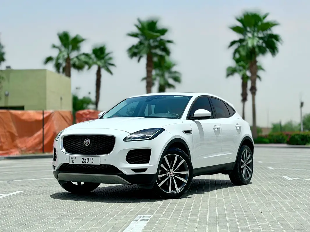 Jaguar E-Pace 2020 — photo 1 of 12