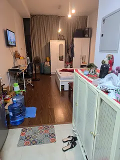 Looking for a flatmate/Roommate for a studio in silicon oasis