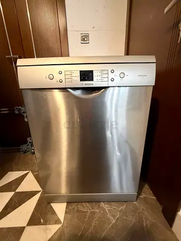 Branded Bosch Dishwasher 2 rack with all accessories