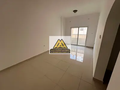 شقة غرفة وصالة بمساحة كبيرة جداً وثاني ساكن للإيجار السنوي في الراشدية 2 عجمان بجوار أبراج الفالكون