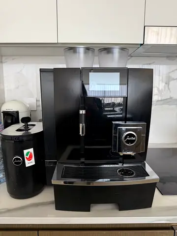 Jura Coffee Machine ( Giga x8 )