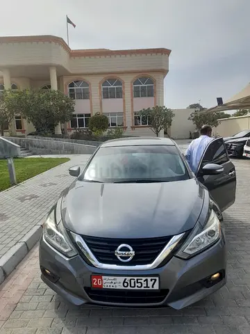 Nissan Altima SE 2018 American Specs - Well Maintained