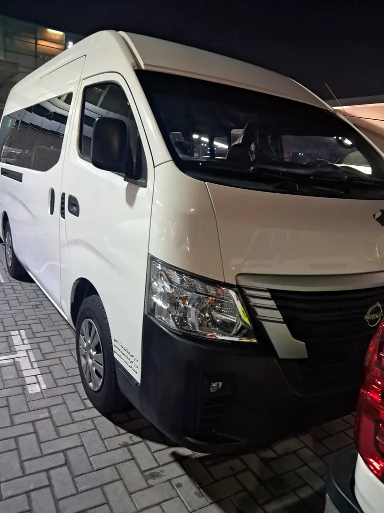 Nissan Urvan 2023 — photo 1 of 6