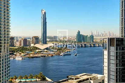Spacious Modern Unit | High Floor | Canal View