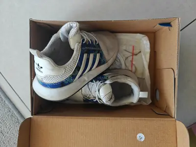 Adidas Sneakers with Blue Accents size 26.5
