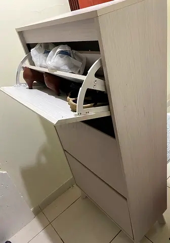 Slim 3-Tier Shoe Cabinet in Light Wood - Compact Hallway Storage