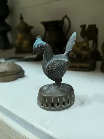 Small Vintage Brass Bird Figurine / Seal Stamp 8 cm tall