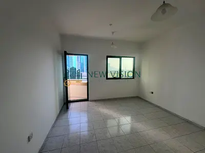 غرفتين وصالة بإطلالة بحرية في القاسمية الند مع تكييف مجاني على المالك و3 بلكونات و2 حمام بسعر 46 ألف سنوياً على 4 دفعات