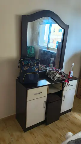 Dressing table