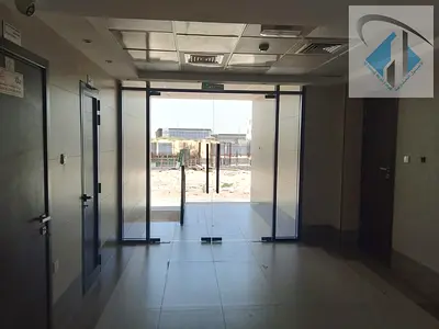 بدخل سنوي 10% فرصه استثماريه ممتازه لإمتلاك مبني سكنى تجارى على الشارع الرئيسي ،موقع حيوي قريب من جميع الخدمات والمرافق الرئيسيه 🏢
