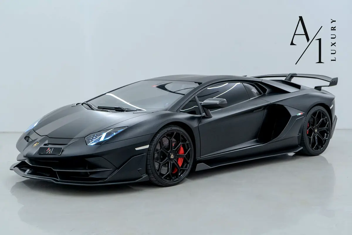 Lamborghini Aventador 2021 — photo 1 of 15