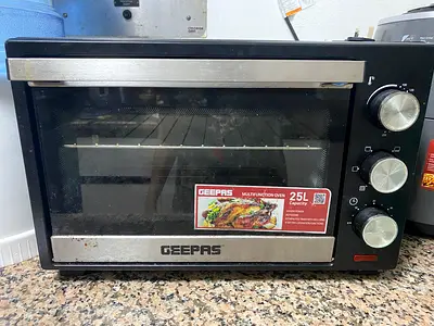 Geepas 25L Multifunction Countertop Oven - Good Working Condition