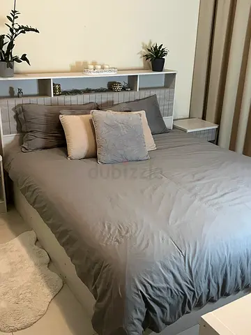 Selling bed + side tables