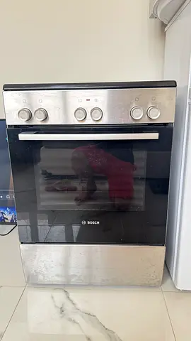Bosch Electric Ceramic Cooker 60 /60 + Oven – like a new Excellent Condition 🔥