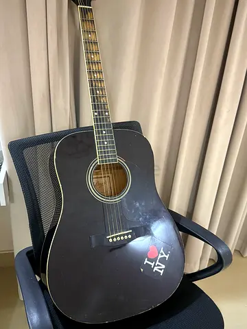 قيتار أكوستك أسود للبيع - Black Acoustic Guitar for Sale
