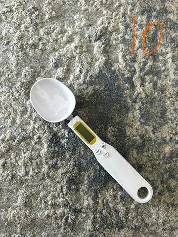 Digital spoon scale