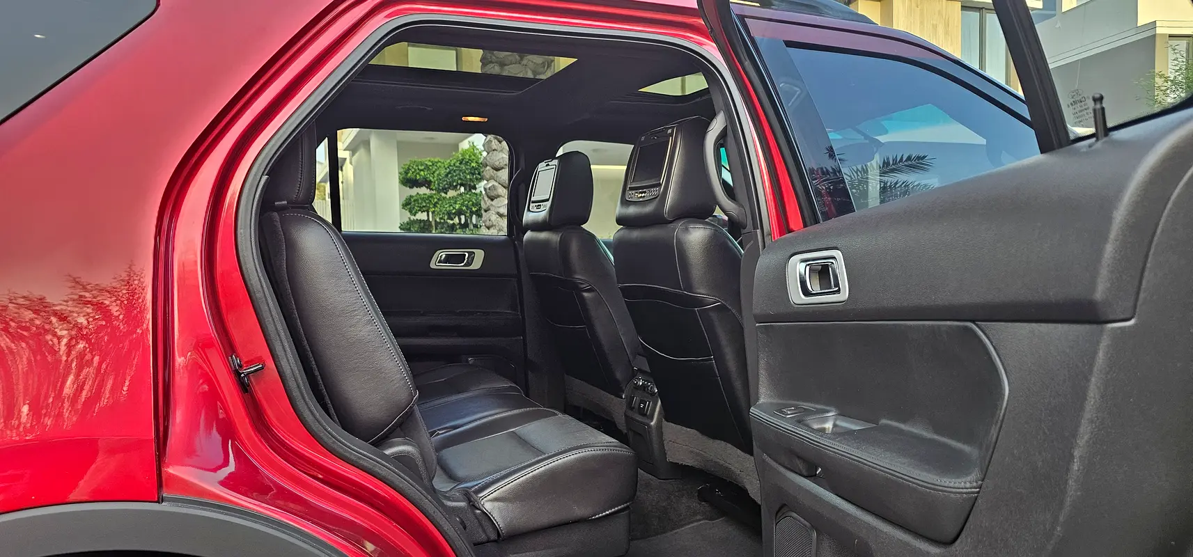 Ford Explorer 2013 — photo 1 of 14
