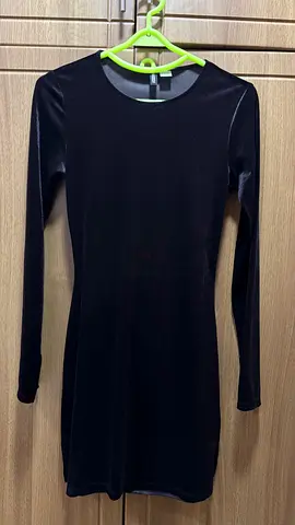 HM Black long-sleeve velvet mini dress